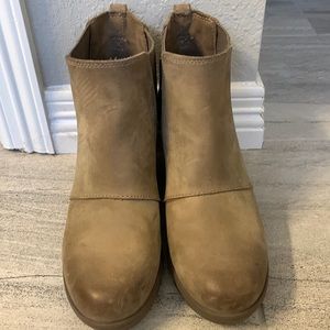 Sorel Joan of Arctic Wedge Boot. Excellent condition.